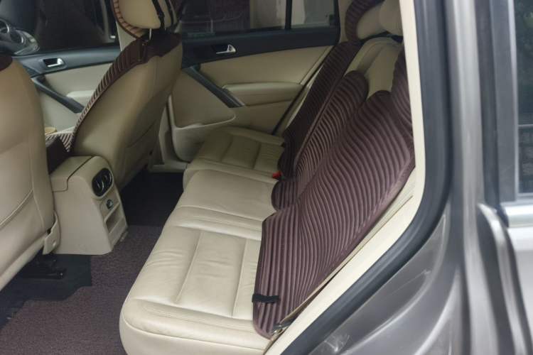 Used Volkswagen Tiguan 2010 2.0 TSI Automatic All-Wheel-Drive Elite Edition Left Rear Seat