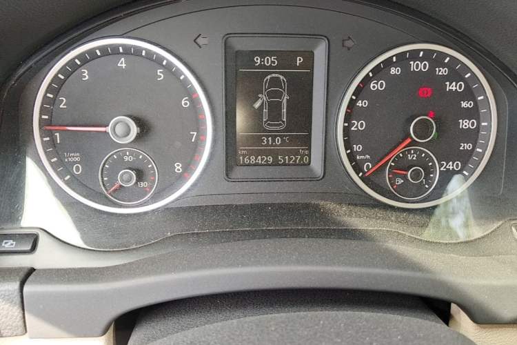 Used Volkswagen Tiguan 2010 1.8 TSI Automatic Two-Wheel Drive Urban Edition Odometer Close Up
