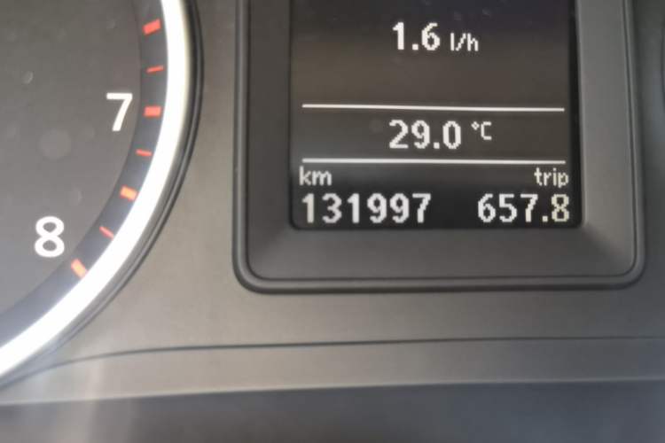 Used Volkswagen Tiguan 2010 1.8TSI Automatic Two-Wheel Drive Elite Edition Odometer Close Up