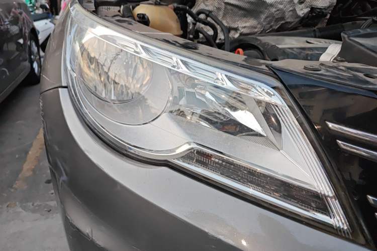 Used Volkswagen Tiguan 2010 1.8TSI Automatic Two-Wheel Drive Elite Edition Right Front Headlight