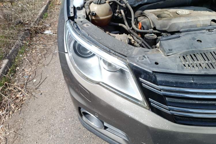 Used Volkswagen Tiguan 2010 2.0 TSI Automatic All-Wheel Drive Flagship Edition Right Front Headlight