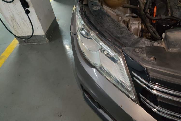 Used Volkswagen Tiguan 2010 1.8 TSI Automatic Two-Wheel Drive Trend Edition Right Front Headlight