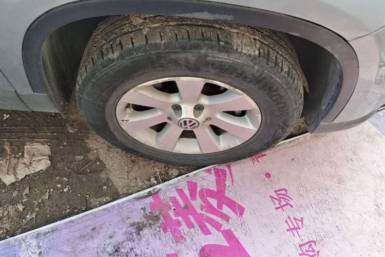 Used Volkswagen Tiguan 2010 1.8 TSI Automatic Two-Wheel Drive Urban Edition Right Front Wheel Hub