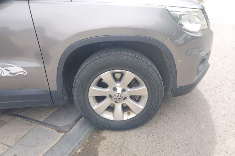 Used Volkswagen Tiguan 2010 1.8 TSI Automatic Two-Wheel Drive Trend Edition Right Front Wheel Hub