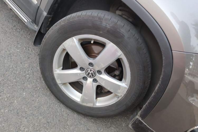Used Volkswagen Tiguan 2010 1.8TSI Automatic All-Wheel-Drive Elite Edition Right Front Wheel Hub