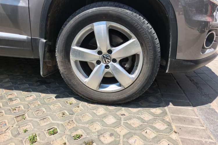 Used Volkswagen Tiguan 2010 1.8 TSI Automatic Two-Wheel Drive Urban Edition Right Front Wheel Hub