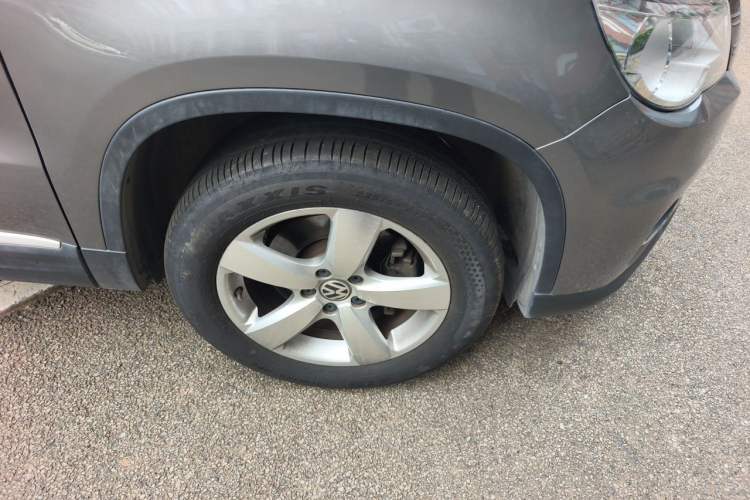 Used Volkswagen Tiguan 2010 1.8TSI Automatic All-Wheel-Drive Elite Edition Right Front Wheel Hub