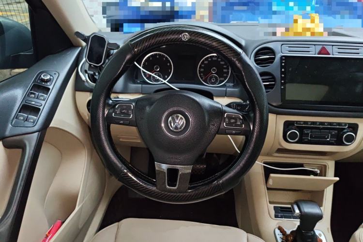Used Volkswagen Tiguan 2010 2.0 TSI Automatic All-Wheel-Drive Elite Edition Steering Wheel