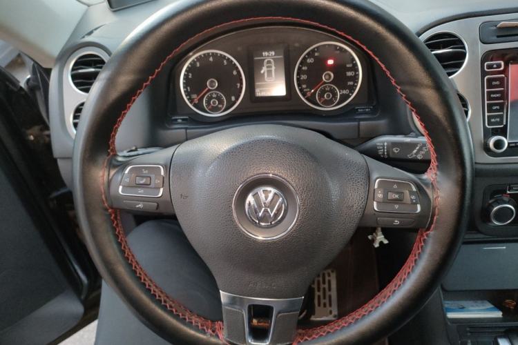 Used Volkswagen Tiguan 2010 1.8TSI Automatic All-Wheel-Drive Elite Edition Steering Wheel