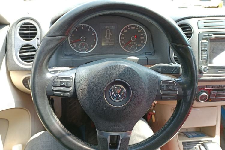 Used Volkswagen Tiguan 2010 2.0 TSI Automatic All-Wheel Drive Flagship Edition Steering Wheel