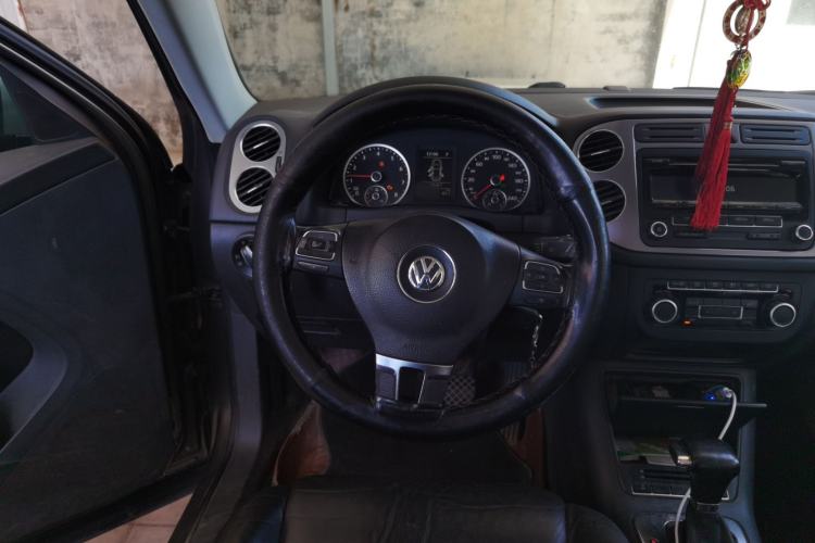 Used Volkswagen Tiguan 2010 1.8 TSI Automatic Two-Wheel Drive Trend Edition Steering Wheel