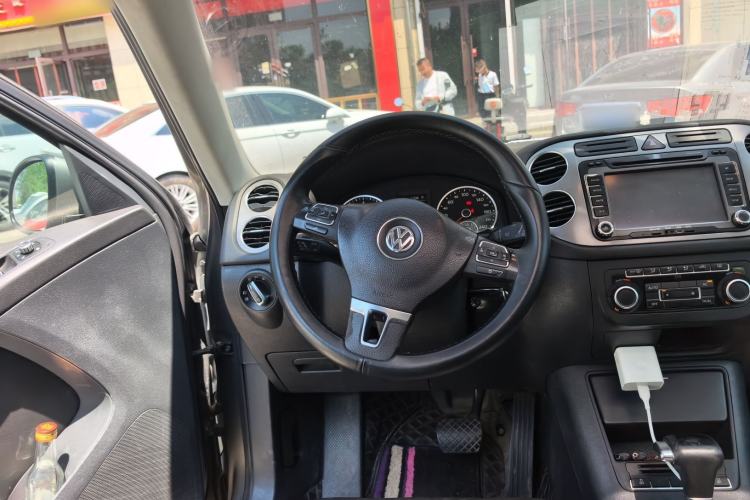 Used Volkswagen Tiguan 2010 1.8 TSI Automatic Two-Wheel Drive Urban Edition Steering Wheel