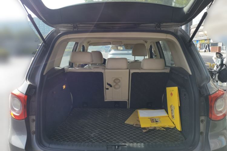 Used Volkswagen Tiguan 2010 1.8TSI Automatic Two-Wheel Drive Elite Edition Trunk