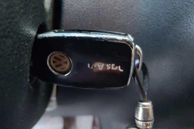 Used Volkswagen Tiguan 2010 2.0 TSI Automatic All-Wheel-Drive Elite Edition Vehicle Key
