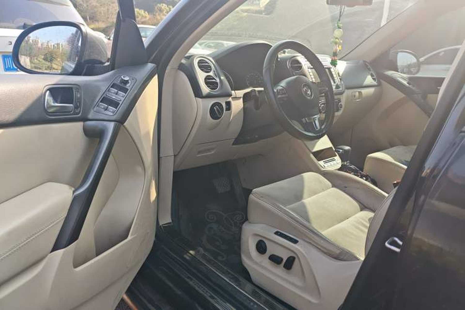 Used Volkswagen Tiguan 2010 2.0 TSI Automatic All-Wheel Drive Flagship Edition Driver Seat
