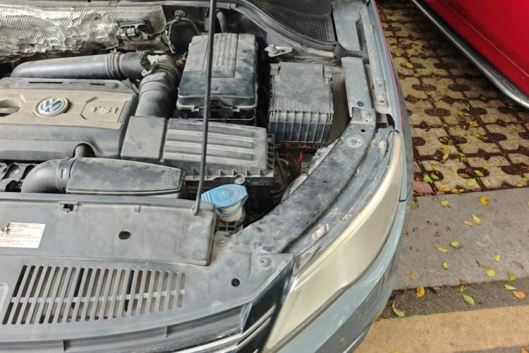 Used Volkswagen Tiguan 2010 2.0 TSI Automatic All-Wheel Drive Flagship Edition Engine Bay Left