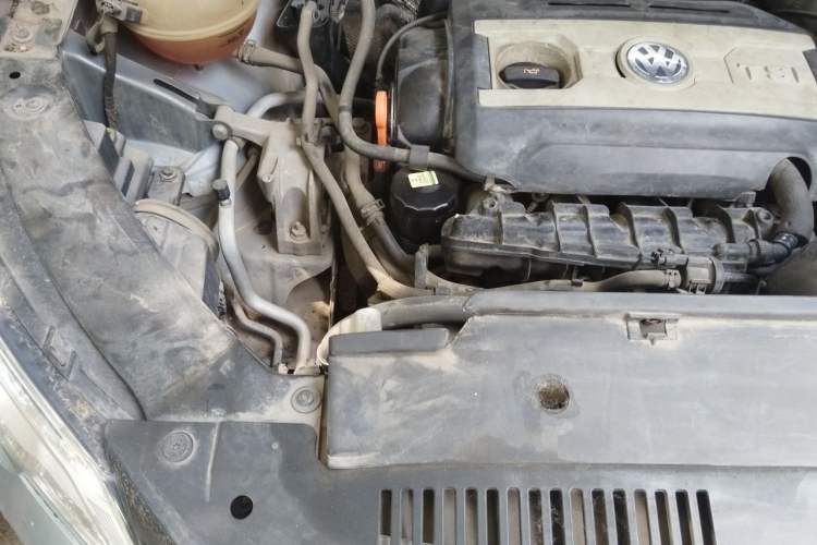 Used Volkswagen Tiguan 2010 1.8 TSI Automatic Two-Wheel Drive Trend Edition Engine Bay Right