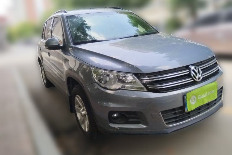 Used Volkswagen Tiguan 2010 1.8 TSI Automatic Two-Wheel Drive Trend Edition Front Right 45 Deg