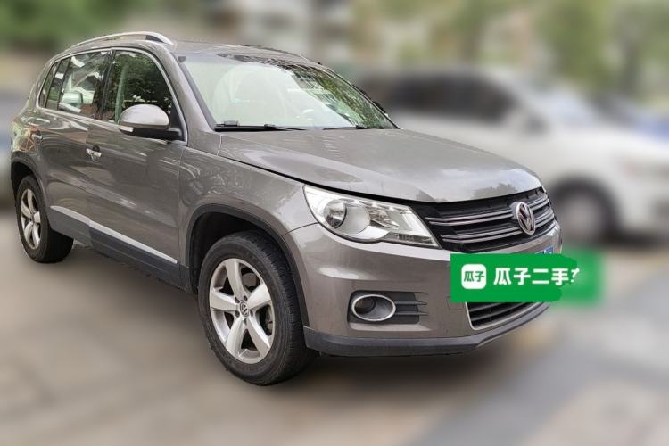 Used Volkswagen Tiguan 2010 2.0 TSI Automatic All-Wheel-Drive Elite Edition Front Right 45 Deg