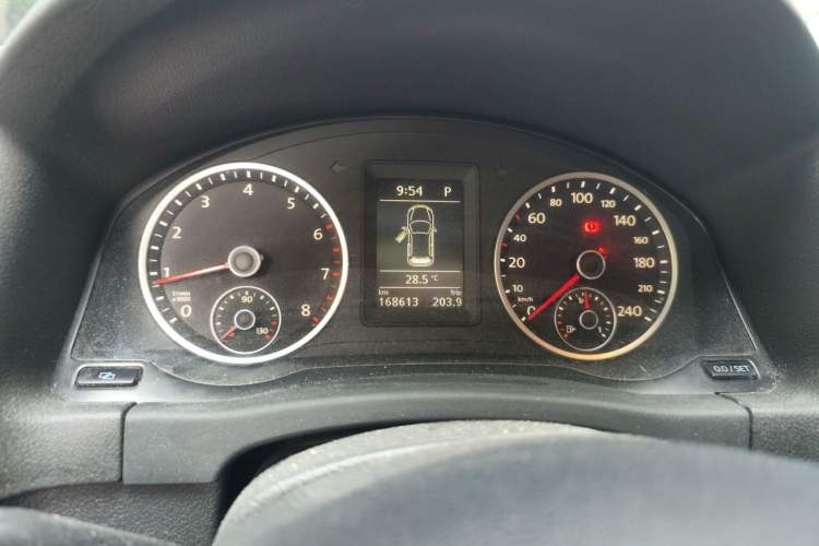 Used Volkswagen Tiguan 2010 2.0 TSI Automatic All-Wheel Drive Flagship Navigation Edition Instrument Cluster
