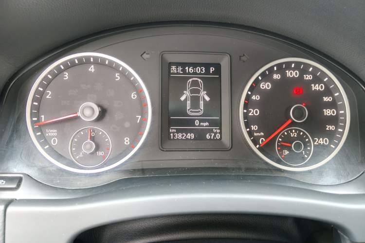 Used Volkswagen Tiguan 2010 2.0 TSI Automatic All-Wheel-Drive Elite Edition Instrument Cluster