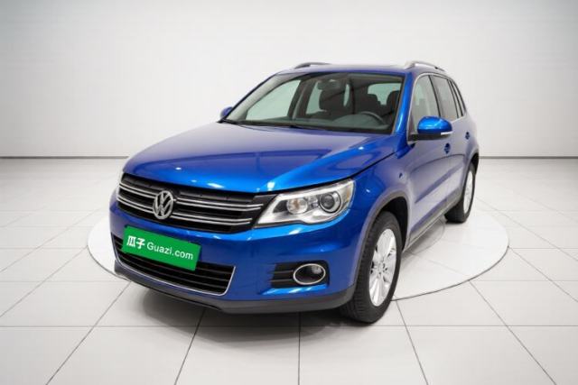 Volkswagen Tiguan 2010 2.0 TSI Automatic All-Wheel Drive Flagship Navigation Edition مستعملة