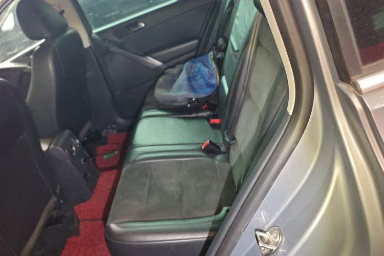 Used Volkswagen Tiguan 2010 2.0 TSI Automatic All-Wheel Drive Flagship Edition Left Rear Seat