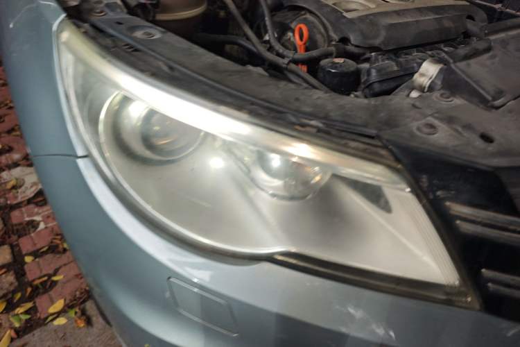 Used Volkswagen Tiguan 2010 2.0 TSI Automatic All-Wheel Drive Flagship Edition Right Front Headlight