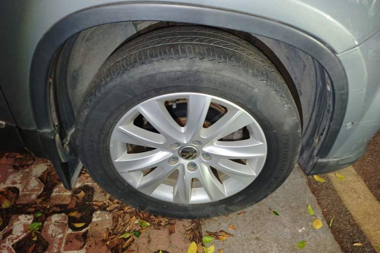 Used Volkswagen Tiguan 2010 2.0 TSI Automatic All-Wheel Drive Flagship Edition Right Front Wheel Hub