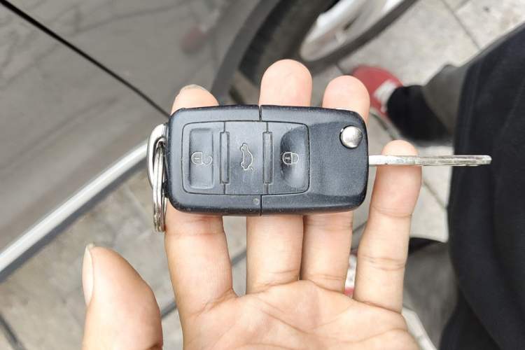Used Volkswagen Tiguan 2010 2.0 TSI Automatic All-Wheel-Drive Elite Edition Vehicle Key