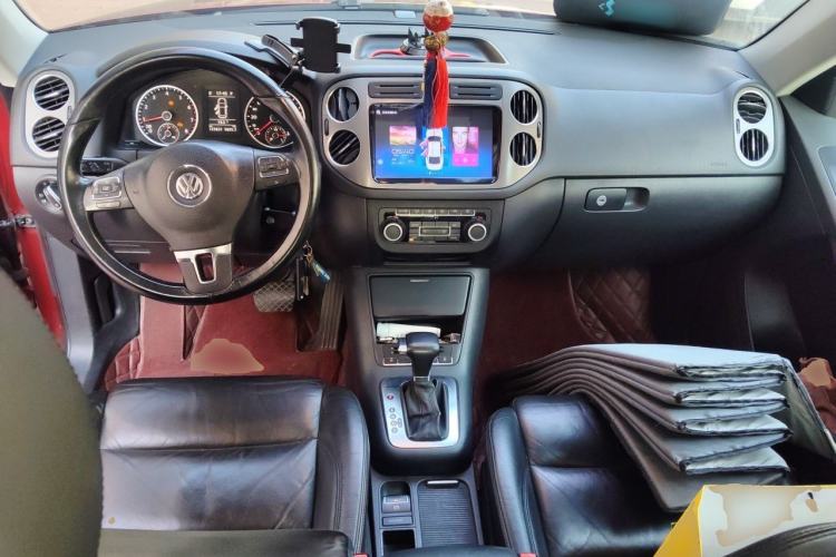 Used Volkswagen Tiguan 2010 1.8TSI Automatic All-Wheel-Drive Elite Edition Center Console