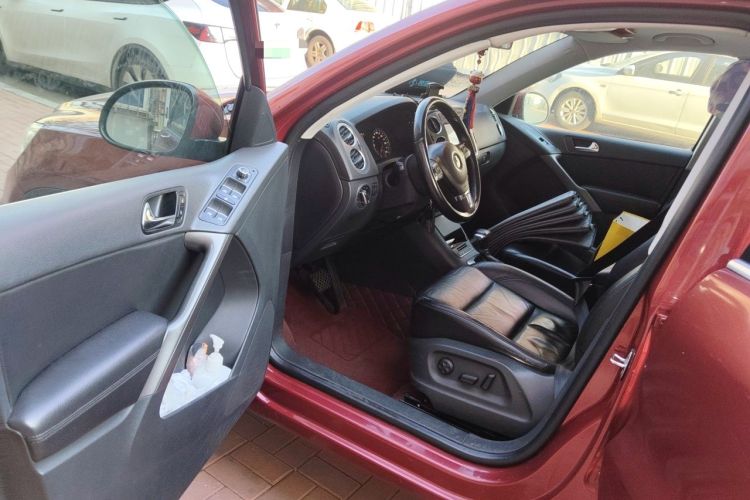 Used Volkswagen Tiguan 2010 1.8TSI Automatic All-Wheel-Drive Elite Edition Driver Seat