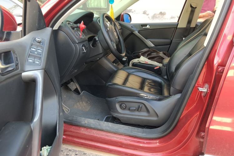 Used Volkswagen Tiguan 2010 1.8TSI Automatic All-Wheel-Drive Elite Edition Driver Seat