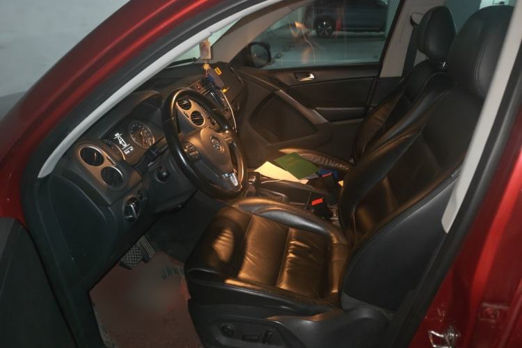 Used Volkswagen Tiguan 2010 2.0 TSI Automatic All-Wheel-Drive Elite Edition Driver Seat