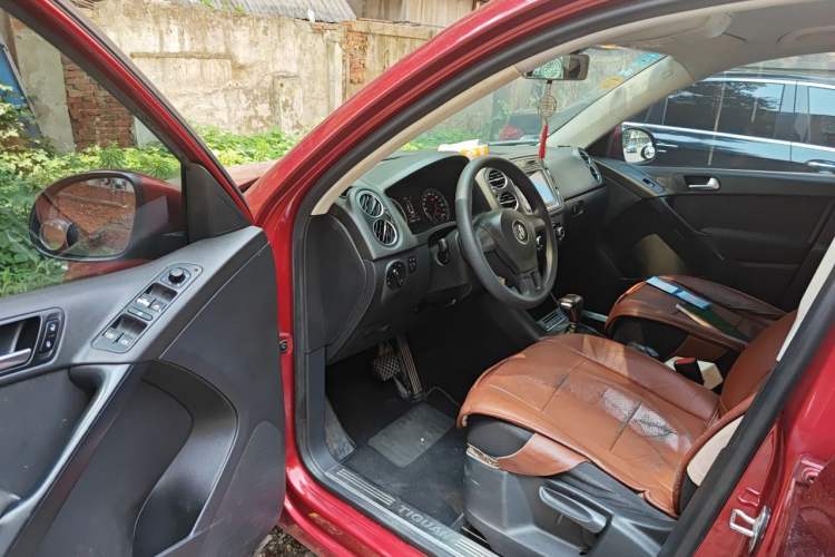 Used Volkswagen Tiguan 2010 1.8 TSI Automatic Two-Wheel Drive Urban Edition Driver Seat