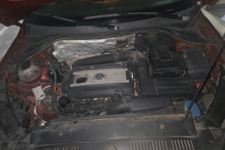 Used Volkswagen Tiguan 2010 2.0 TSI Automatic All-Wheel-Drive Elite Edition Engine Bay