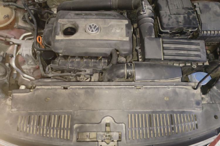 Used Volkswagen Tiguan 2010 2.0 TSI Automatic All-Wheel Drive Flagship Edition Engine Bay
