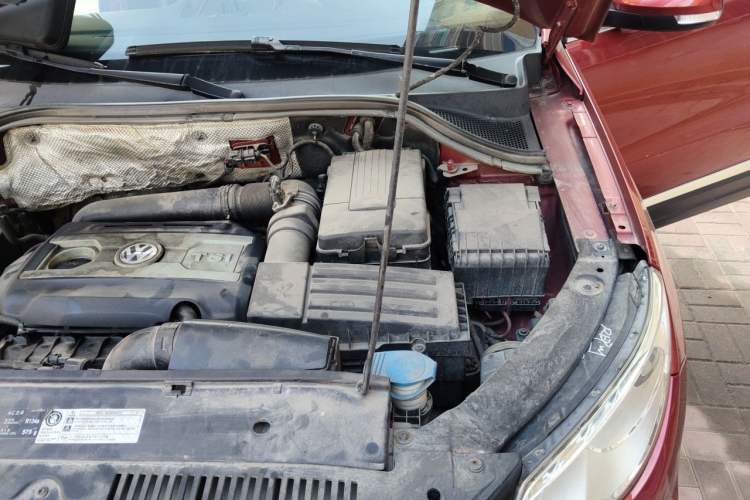 Used Volkswagen Tiguan 2010 1.8TSI Automatic All-Wheel-Drive Elite Edition Engine Bay Left