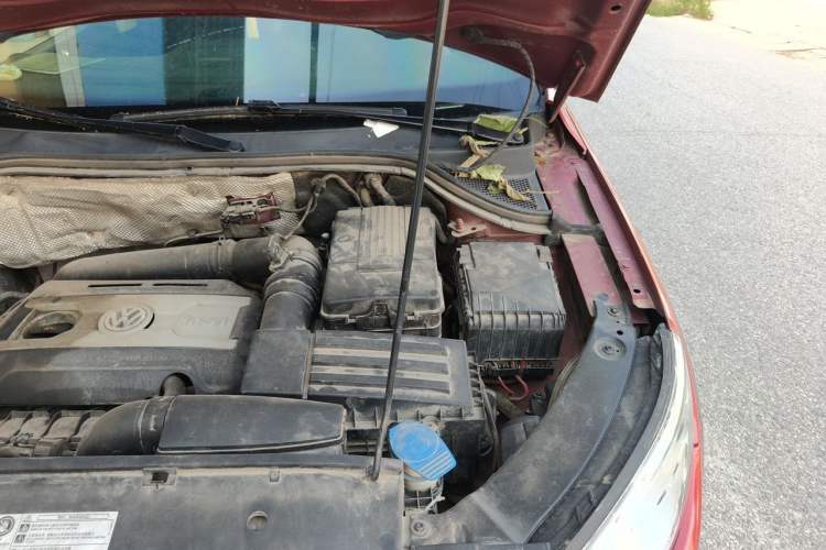 Used Volkswagen Tiguan 2010 1.8TSI Automatic All-Wheel-Drive Elite Edition Engine Bay Left
