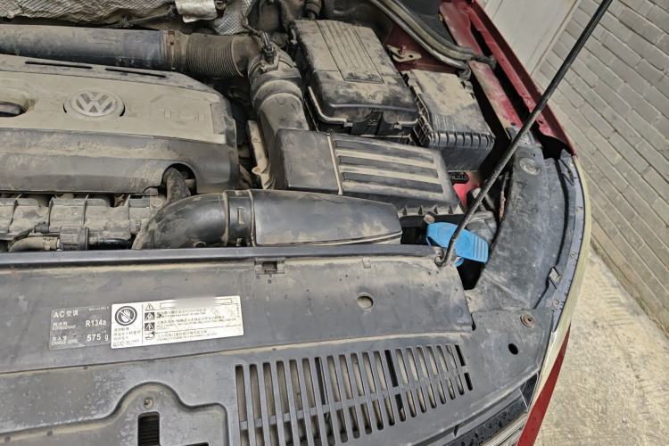 Used Volkswagen Tiguan 2010 1.8TSI Automatic All-Wheel-Drive Elite Edition Engine Bay Left