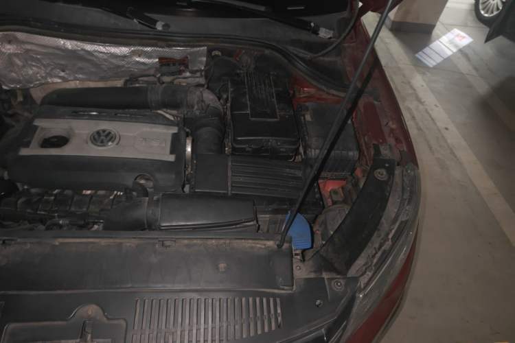 Used Volkswagen Tiguan 2010 2.0 TSI Automatic All-Wheel-Drive Elite Edition Engine Bay Left
