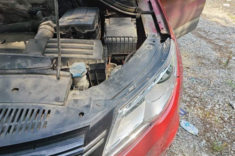 Used Volkswagen Tiguan 2010 1.8 TSI Automatic Two-Wheel Drive Urban Edition Engine Bay Left