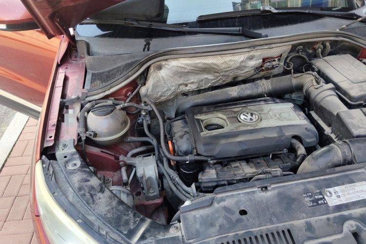 Used Volkswagen Tiguan 2010 1.8TSI Automatic All-Wheel-Drive Elite Edition Engine Bay Right