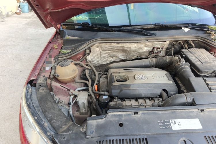 Used Volkswagen Tiguan 2010 1.8TSI Automatic All-Wheel-Drive Elite Edition Engine Bay Right