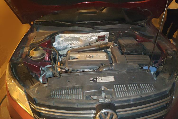 Used Volkswagen Tiguan 2010 2.0 TSI Automatic All-Wheel-Drive Elite Edition Engine Bay