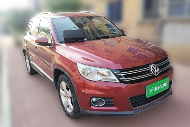 Used Volkswagen Tiguan 2010 1.8TSI Automatic All-Wheel-Drive Elite Edition Front Right 45 Deg
