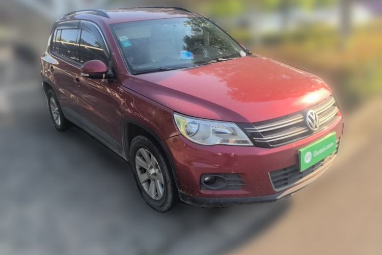 Used Volkswagen Tiguan 2010 1.8 TSI Automatic Two-Wheel Drive Trend Edition Front Right 45 Deg
