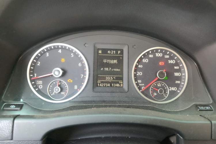 Used Volkswagen Tiguan 2010 1.8TSI Automatic All-Wheel-Drive Elite Edition Instrument Cluster
