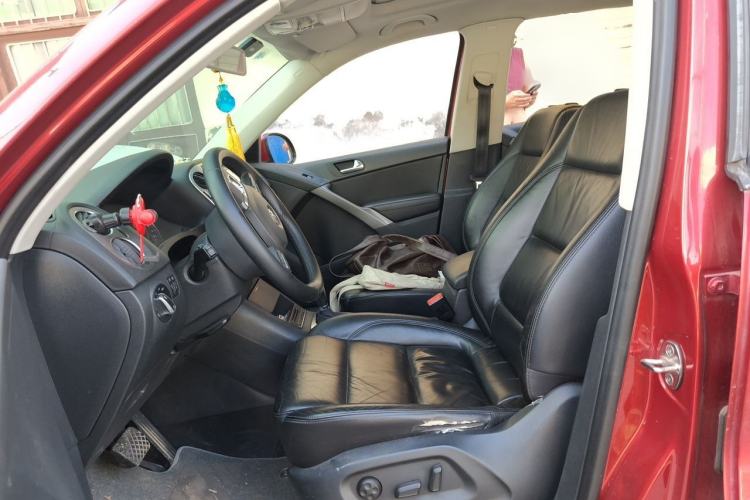 Used Volkswagen Tiguan 2010 1.8TSI Automatic All-Wheel-Drive Elite Edition Left Front Seat