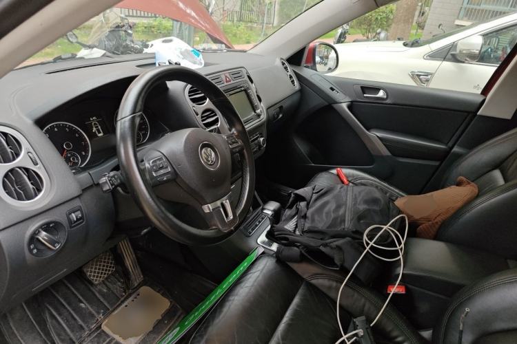 Used Volkswagen Tiguan 2010 2.0 TSI Automatic All-Wheel-Drive Elite Edition Left Front Seat